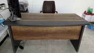 ميز مكتب مع كرسي