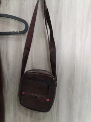 شنط للبيع ستوك مستعمل البنيه موجود منها 2