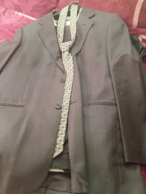 بدلات رسمية رجالية