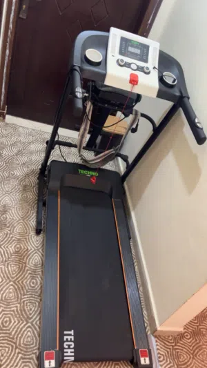 للبيع: جهاز مشي كهربائي Techno بحالة ممتازة!