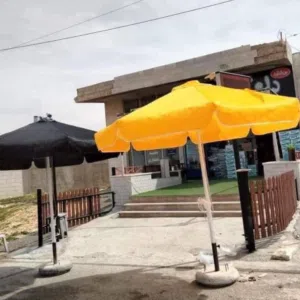 مظلة ثقيلة تفصيل محلي شمسيه المنيوم  قطر 3متر  شادر منخل كوريUV  قاعد سمنت 40كيلو  190دينار