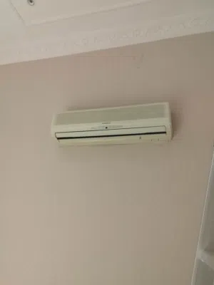 2 ton O General  split air conditions available