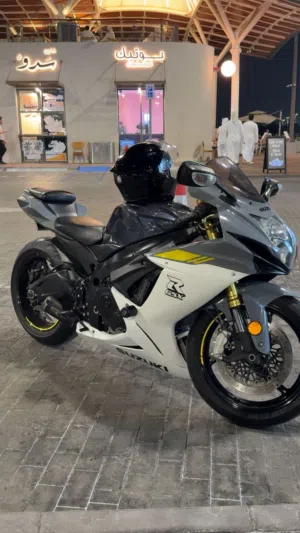 دراجه سوزوكي gsxr750 2022