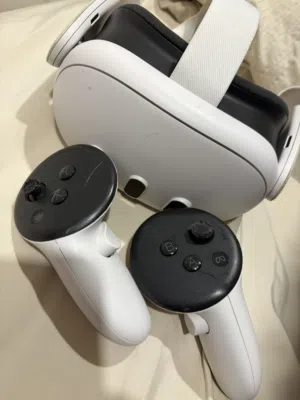 Meta quest 3 vr headset with controller Broken speaker arm