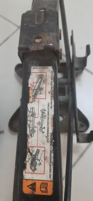 رافعة سيارة seissorJack أصلي . 1500 kg