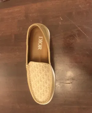 حذاء لوفر "ديور  Dior Granville Loafer(( "جرانفيل باللون البيج