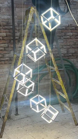 ثريه الإضاءة هي سر جمال الديكور! للبيع