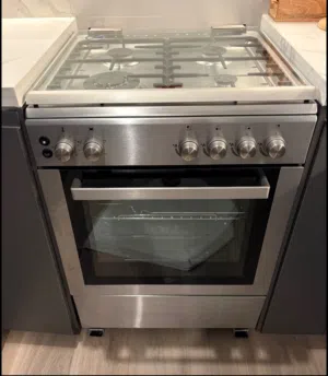 Gas Cooker with Oven – BRAND NEW  60*60*85cm