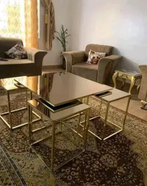 طاوله للبيع 350 نظيفه خبش لا