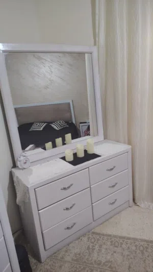 غرفه نوم لاتيه 18 بي حاله جيده للبيع