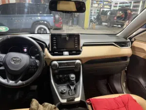 تويوتا راف فور 2019 خليجية باصدار LE بحالة ممتازة مع نظام هايبرد وميزات متقدمة