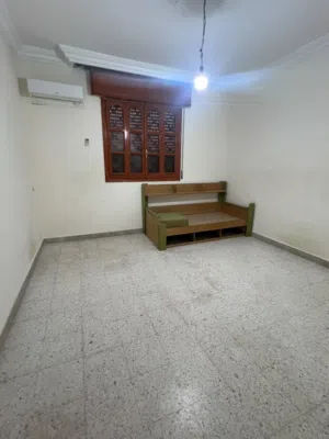 180 m2 4 Bedrooms Townhouse for Rent in Tripoli Al-Serraj