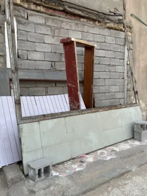 بيبان محلات عدد 2  قياس الباب 3 ونص ارتفاع 3و15 الباب الواحد 7 طلاقات