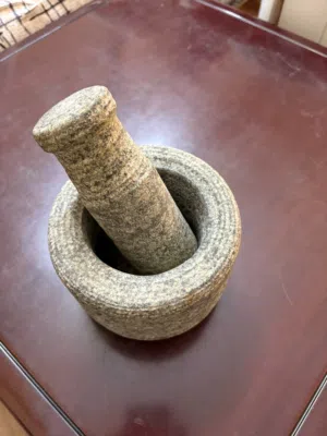 Hardstone (Handcrafted): Mortar & Pestle – Size: Medium for sale (3 BD)