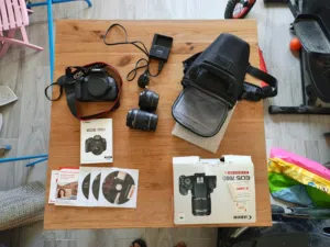 للبيع كاميرا كانون Canon EOS 700D بحالة ممتازة مع عدستي 2 وكامل ملحقاتها بسعر مغري جدا