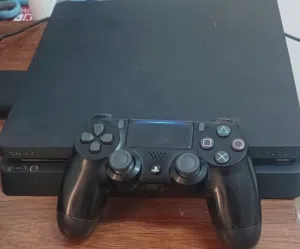 بلاستيشن 4 مع شريط وجهاز
