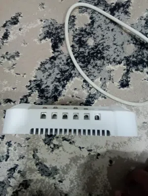منظم شحن طاقة شمسية RAGGIE RG-CE30 30A بحالة ممتازة