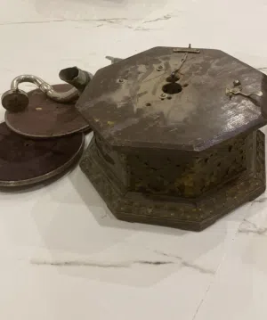 جرامافون انتيك صناعه سويسريه تراثيه