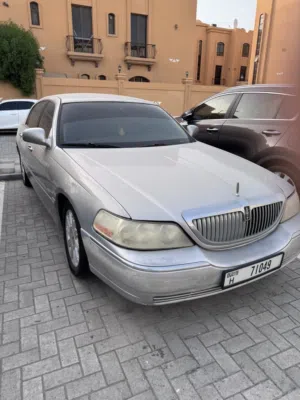 Used Lincoln Town Car in Abu Dhabi