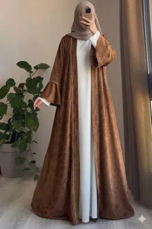 عباية  قطعتيـن“بشـت+بيسـك
