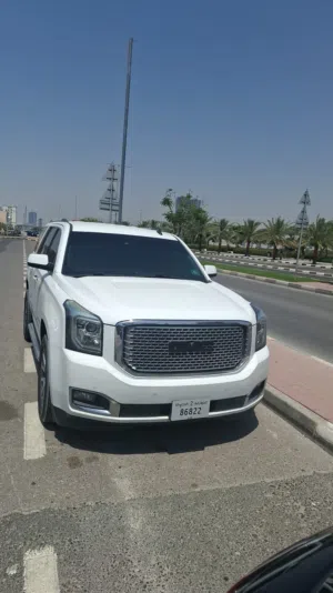Used GMC Yukon in Sharjah