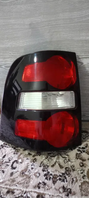 مصباح خلفي فورد اكسلورر سبورت تراك