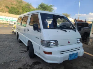 باص متسبوشي 14 راكب نظيف جدا وسعر مناسب جداً قوه واقتصاد