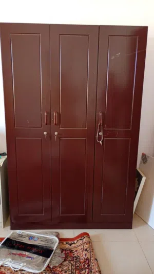 خزانة ملابس