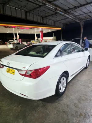 Hyndai Sonata (2013 Model) with good condition for Sale