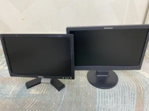 للبيع شاشتان بسعر رخيص