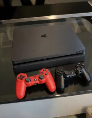 Ps4 slim Clean as a new