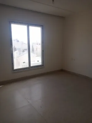 شقه اخير مع روف للبيع في عبدون - ref:14681
