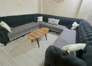 كنب خشب زان بحالة ممتازة للبيع