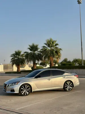 Used Nissan Altima in Buraimi
