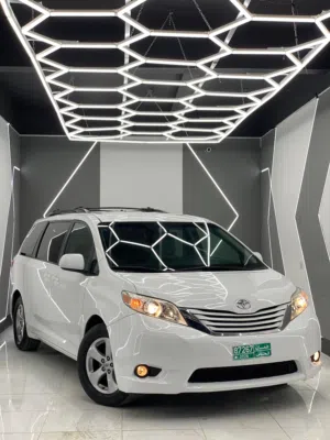 Used Toyota Sienna in Al Batinah