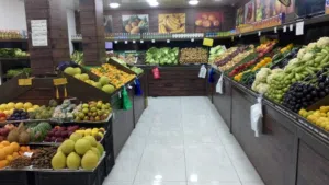مول خضار وفواكة للبيع ومرخص سوبر ماركت ومواد غذائية ولحوم ودواجن وباريستا ومواد منزلية وأسماك