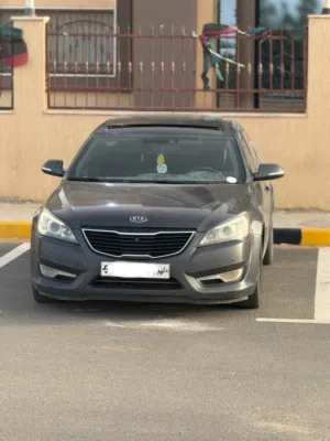 Used Kia Cadenza in Tripoli