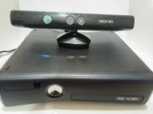 للبيع: اكس بوكس 360 مهكر + كينكت  For Sale: Xbox 360 RGH + Kinect