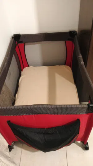 سرير اطفال للبيع