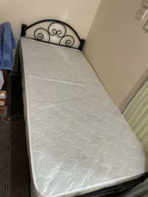 اغراض سكن سرير فردي +مرتبه +كرسي