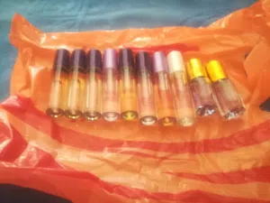 السلام عليكم ورحمه الله وبركاته كيف الحال تمام نعرض لكم ايها الاخوه عطور زيتيه تركي في حجم صغير