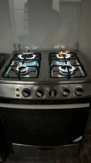 فرن مقاس 60×60 شغال فوق تحت بحاله جيده