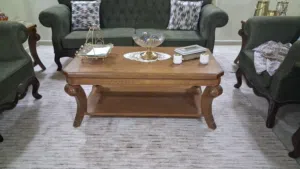 طقم طاولات ثلاث قطع وحده كبيره وثنتين صغار لون عسلي