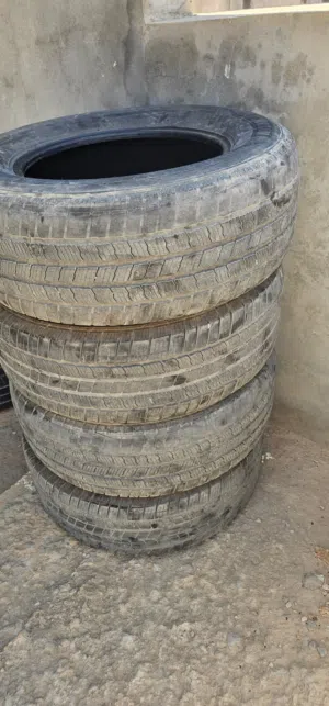 4 قومات سيارة  للبيع