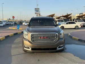 2016 GMC Yukon, full option, in showroom condition, with warranty on transmission, engine, and chass