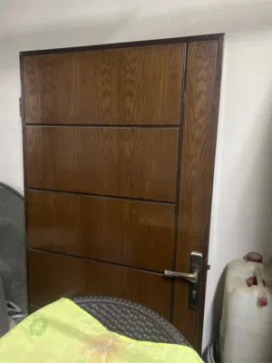 باب خشب بحاله ممتازه