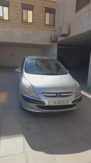 بيجو هاتشباك 307 موديل 2003 جير عادي للبيع
