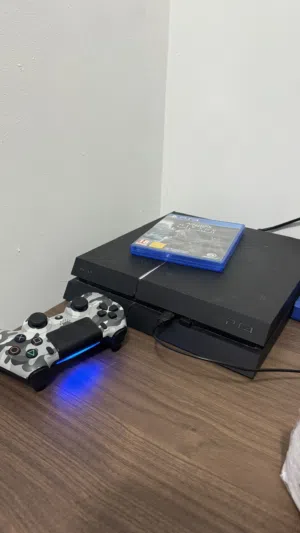 بلايستسشن 4 playstation 4 للبيع نظيف