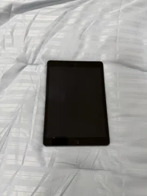 ipad 7th generation ( ONLY WHATS APP )