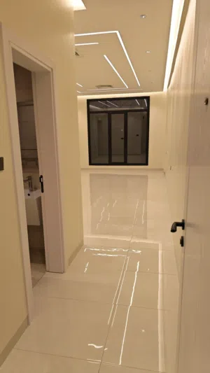 750 m2 4 Bedrooms Apartments for Rent in Hawally Rumaithiya